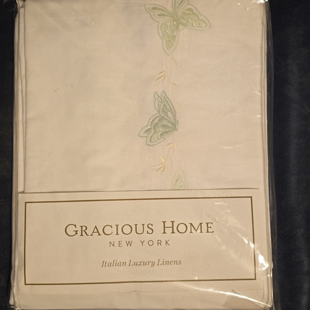 Gracious Home Luxury Farfalle Green Twin Duvet, Retail Price $395.00US